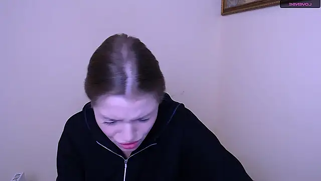 Snapshot of MissOliviaa_ chatting on 01.18.25 MissOliviaa  online show from 01.18.25