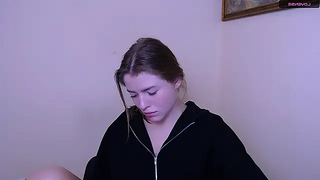 Snapshot of MissOliviaa_ chatting on 01.18.25 MissOliviaa  online show from 01.18.25