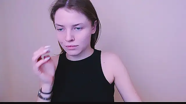 Snapshot of MissOliviaa_ chatting on 02.07.25 MissOliviaa  online show from 02.07.25