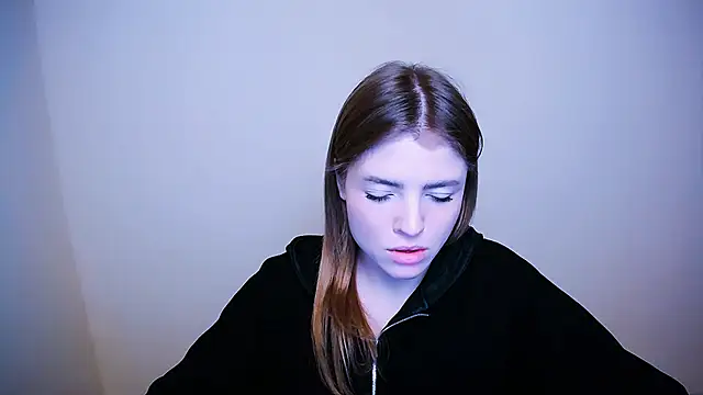 Snapshot of MissOliviaa_ chatting on 02.11.25 MissOliviaa  online show from 02.11.25