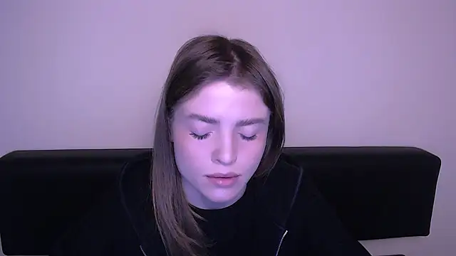 Snapshot of MissOliviaa_ chatting on 02.19.25 MissOliviaa  online show from 02.19.25