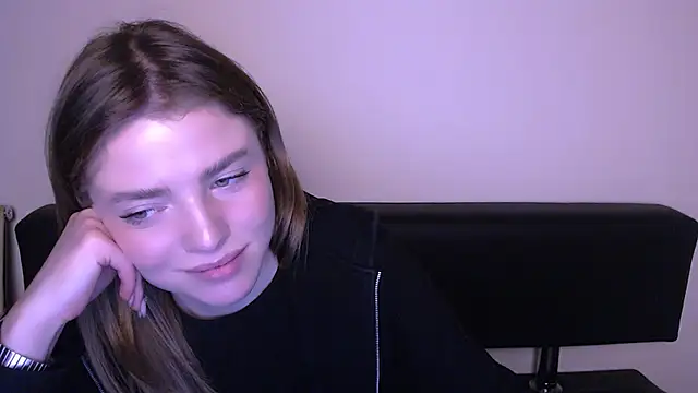 Snapshot of MissOliviaa_ chatting on 02.20.25 MissOliviaa  online show from 02.20.25