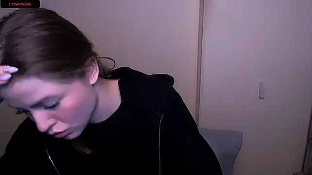 Snapshot of MissOliviaa_ chatting on 02.22.25 MissOliviaa  online show from 02.22.25