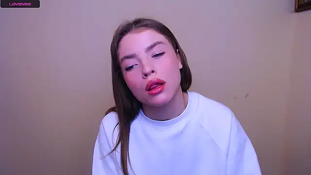 Snapshot of MissOliviaa_ chatting on 02.25.25 MissOliviaa  online show from 02.25.25