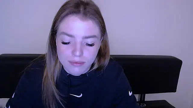 Snapshot of MissOliviaa_ chatting on 03.06.25 MissOliviaa  online show from 03.06.25