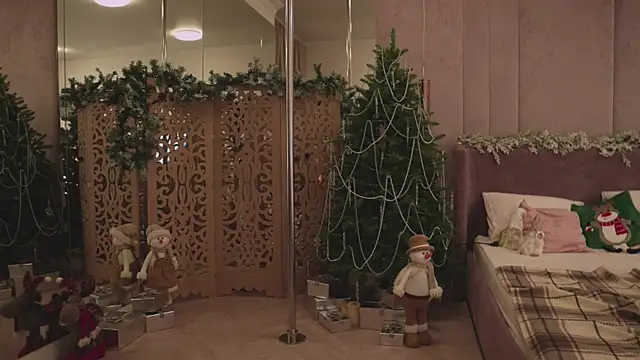 Smiley Mia online show from 12.20.25