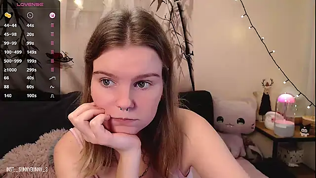 Snapshot of Moona_xx chatting on 12.21.24 Moona xx online show from 12.21.24