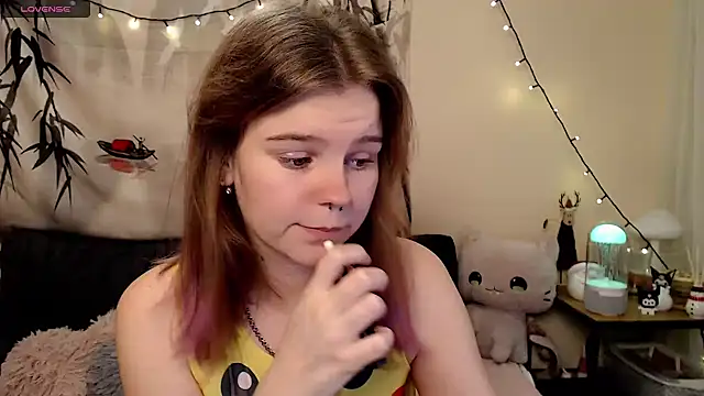 Snapshot of Moona_xx chatting on 01.07.25 Moona xx online show from 01.07.25