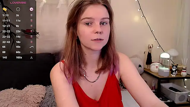 Snapshot of Moona_xx chatting on 01.10.25 Moona xx online show from 01.10.25