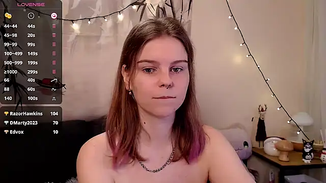 Snapshot of Moona_xx chatting on 01.11.25 Moona xx online show from 01.11.25