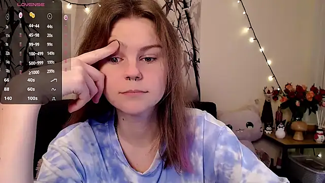 Snapshot of Moona_xx chatting on 01.17.25 Moona xx online show from 01.17.25