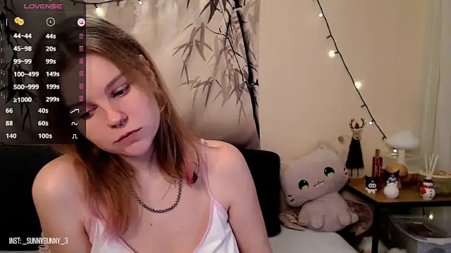 Snapshot of Moona_xx chatting on 01.25.25 Moona xx online show from 01.25.25