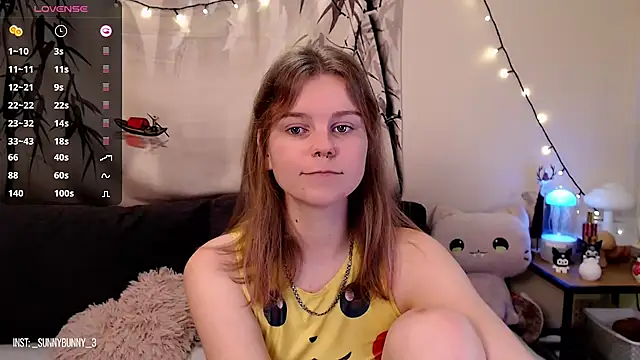 Snapshot of Moona_xx chatting on 01.27.25 Moona xx online show from 01.27.25