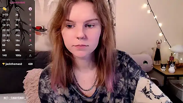 Snapshot of Moona_xx chatting on 01.27.25 Moona xx online show from 01.27.25