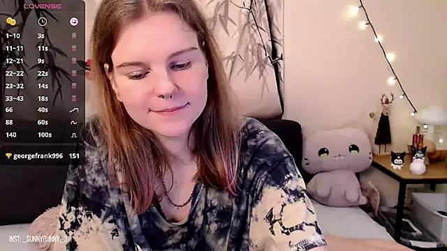 Snapshot of Moona_xx chatting on 01.28.25 Moona xx online show from 01.28.25