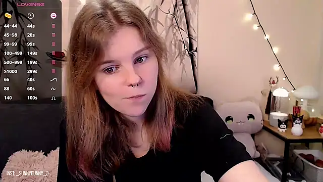 Snapshot of Moona_xx chatting on 01.28.25 Moona xx online show from 01.28.25