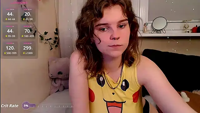 Snapshot of Moona_xx chatting on 10.26.25 Moona xx online show from 10.26.25