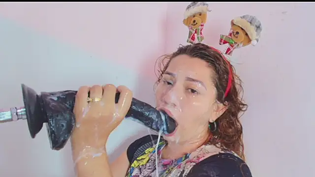 hade cute online show from 12.04.24