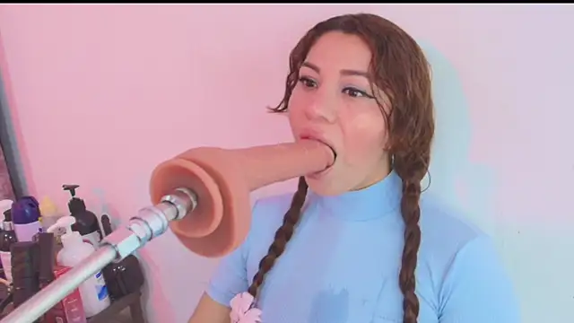hade cute online show from 12.06.24
