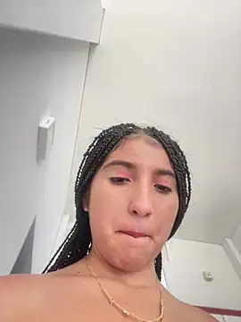 Snapshot of Matilda_russoo chatting on 02.05.25 Matilda russoo online show from 02.05.25