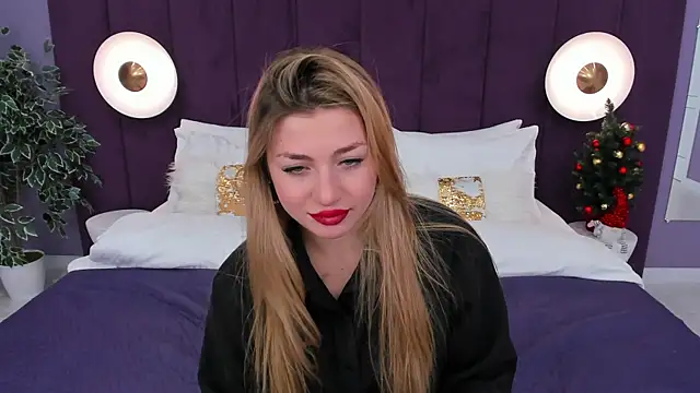 Snapshot of HelenaMorgan chatting on 01.04.25 HelenaMorgan online show from 01.04.25