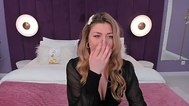 Snapshot of HelenaMorgan chatting on 01.11.25 HelenaMorgan online show from 01.11.25