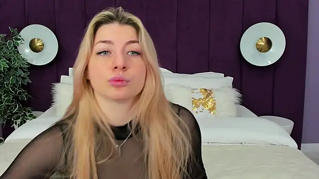 Snapshot of HelenaMorgan chatting on 03.12.25 HelenaMorgan online show from 03.12.25