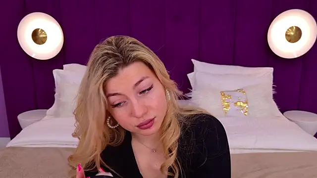 Snapshot of HelenaMorgan chatting on 03.13.25 HelenaMorgan online show from 03.13.25