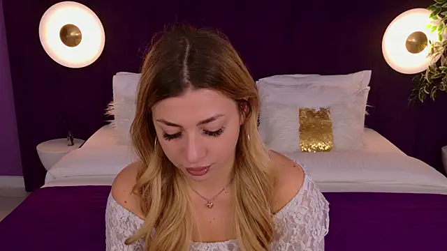 Snapshot of HelenaMorgan chatting on 09.26.25 HelenaMorgan online show from 09.26.25