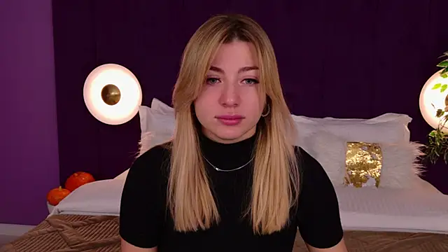 Snapshot of HelenaMorgan chatting on 10.16.25 HelenaMorgan online show from 10.16.25