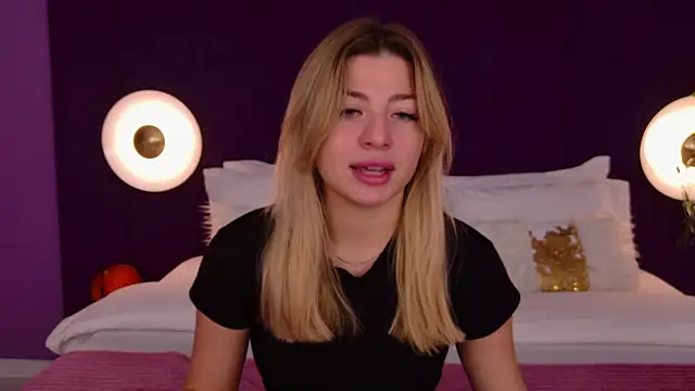 Snapshot of HelenaMorgan chatting on 10.23.25 HelenaMorgan online show from 10.23.25