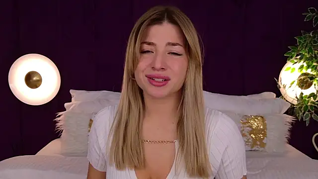 HelenaMorgan online show from 11.18.25