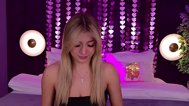 HelenaMorgan online show from 04.15.26