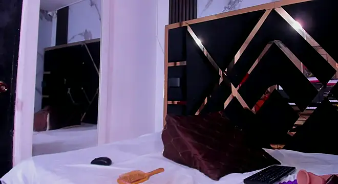 Snapshot of tifany_bigdick chatting on 10.12.25 tifany bigdick online show from 10.12.25