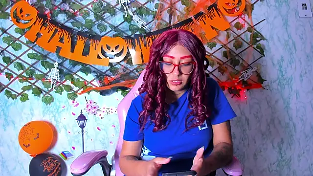 Snapshot of Pamesmith chatting on 10.18.25 Pamesmith online show from 10.18.25