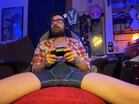 slutty guy12 online show from 03.17.25
