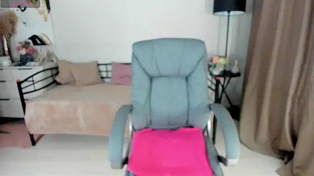 Snapshot of I_D_A chatting on 01.31.25 I D A online show from 01.31.25