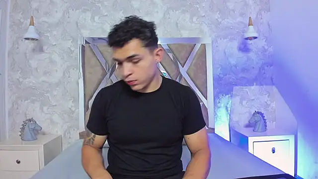 Snapshot of gerson_zt chatting on 10.02.25 gerson zt online show from 10.02.25