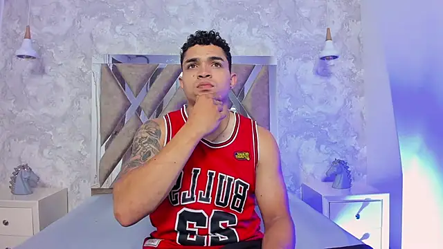 Snapshot of gerson_zt chatting on 10.03.25 gerson zt online show from 10.03.25