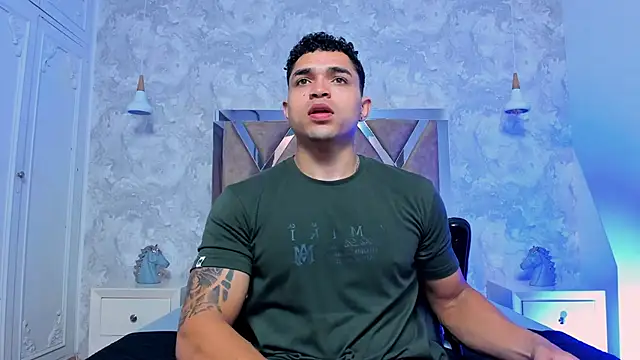 Snapshot of gerson_zt chatting on 10.10.25 gerson zt online show from 10.10.25