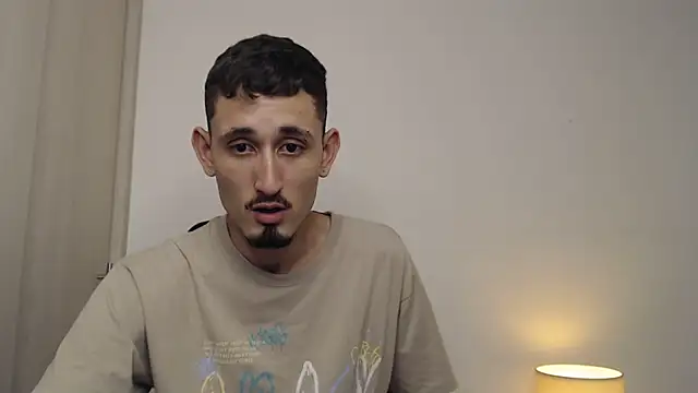 Snapshot of enzo_0814 chatting on 02.26.25 enzo 0814 online show from 02.26.25