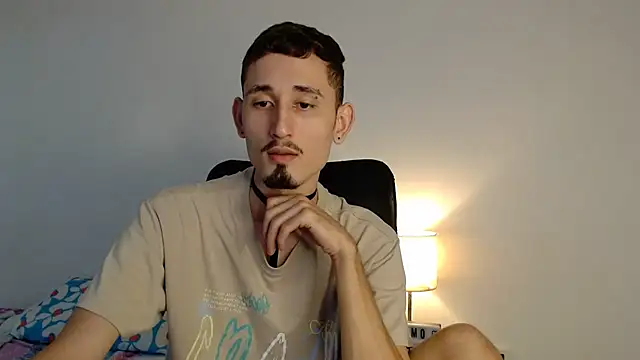 Snapshot of enzo_0814 chatting on 03.05.25 enzo 0814 online show from 03.05.25