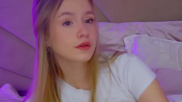 Snapshot of MilanaBalmain chatting on 10.07.25 MilanaBalmain online show from 10.07.25