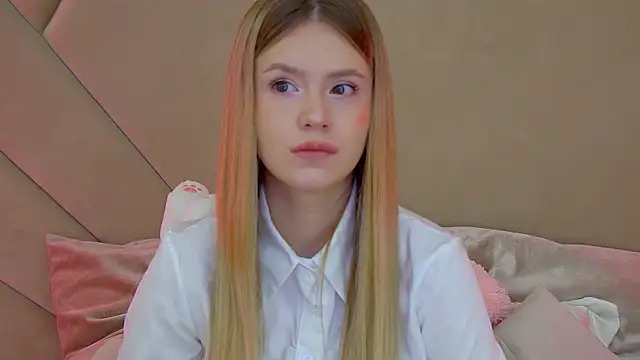 Snapshot of MilanaBalmain chatting on 10.20.25 MilanaBalmain online show from 10.20.25