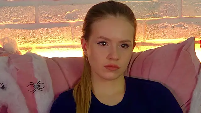 Snapshot of MilanaBalmain chatting on 11.01.25 MilanaBalmain online show from 11.01.25