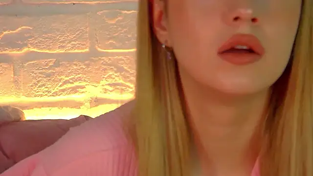 Snapshot of MilanaBalmain chatting on 11.04.25 MilanaBalmain online show from 11.04.25