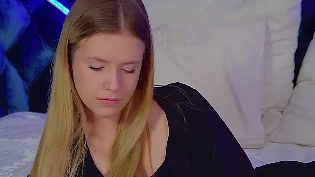 MilanaBalmain online show from 11.23.25