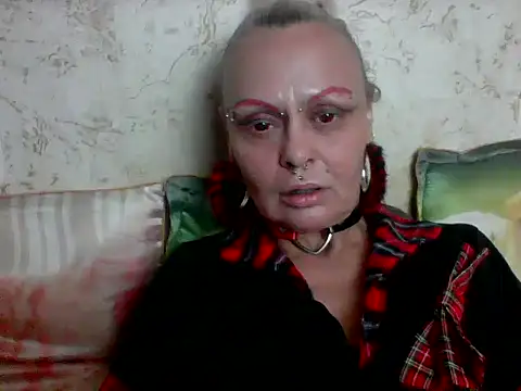 Snapshot of Gardener_of_Illusions chatting on 06.12.26 Gardener of Illusions online show from 06.12.26