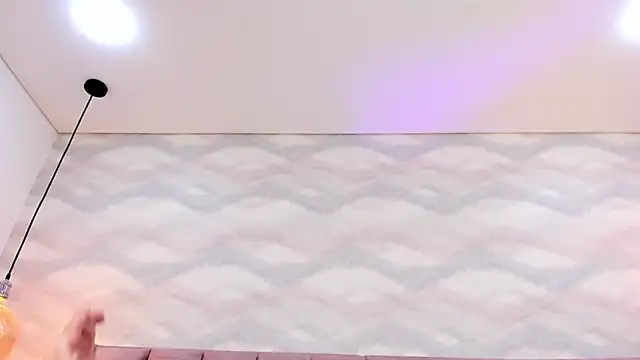 im nika  online show from 02.25.25