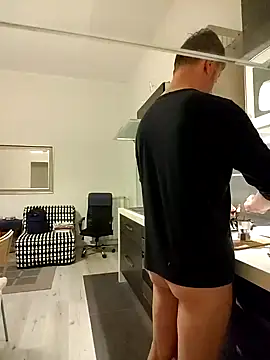 Snapshot of Coolandgang chatting on 01.08.25 Coolandgang online show from 01.08.25